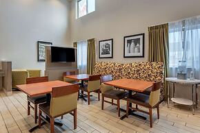 Quality Inn & Suites Evansville Downtown