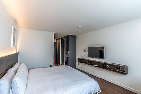 Hotel The Grang Jungmun