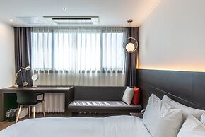 Hotel The Grang Jungmun