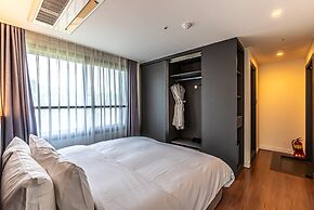 Hotel The Grang Jungmun