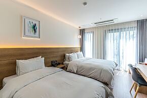 Hotel The Grang Jungmun