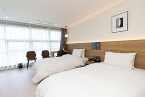 Hotel The Grang Jungmun