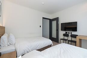 Hotel The Grang Jungmun