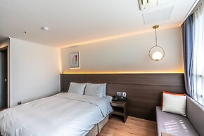 Hotel The Grang Jungmun