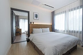 Hotel The Grang Jungmun