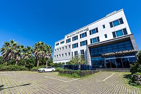 Hotel The Grang Jungmun