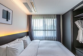 Hotel The Grang Jungmun