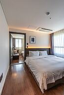 Hotel The Grang Jungmun