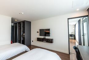 Hotel The Grang Jungmun