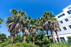 Hotel The Grang Jungmun