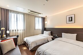 Hotel The Grang Jungmun