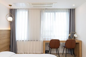 Hotel The Grang Jungmun