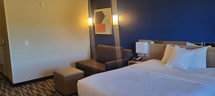 Microtel Inn & Suites by Wyndham Fountain North