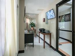 Super OYO 604 Chateau Cinco Dormitel - Hostel