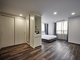 Ramada Hotels & Suites Seoul Namdaemun