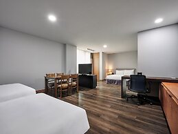 Ramada Hotels & Suites Seoul Namdaemun