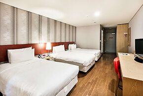 Ramada Hotels & Suites Seoul Namdaemun