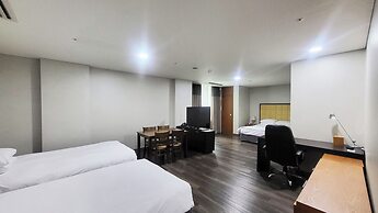 Ramada Hotels & Suites Seoul Namdaemun