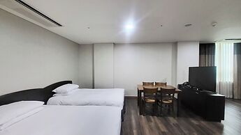 Ramada Hotels & Suites Seoul Namdaemun