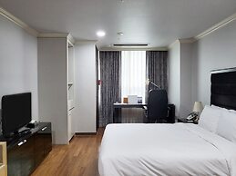 Ramada Hotels & Suites Seoul Namdaemun