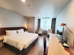 Ramada Hotels & Suites Seoul Namdaemun