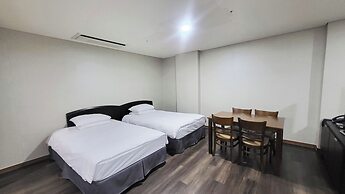 Ramada Hotels & Suites Seoul Namdaemun