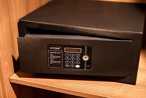 Ramada Hotels & Suites Seoul Namdaemun