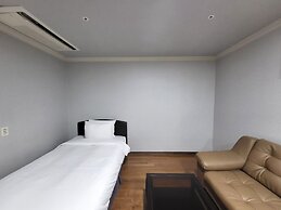Ramada Hotels & Suites Seoul Namdaemun