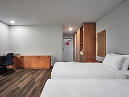 Ramada Hotels & Suites Seoul Namdaemun