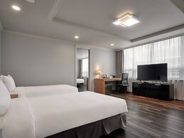 Ramada Hotels & Suites Seoul Namdaemun