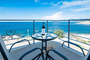 Open Sea Luxury Apartments
