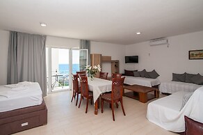 Open Sea Luxury Apartments