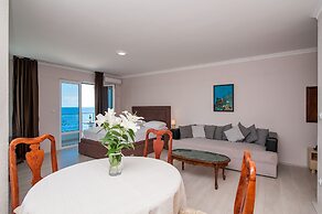 Open Sea Luxury Apartments