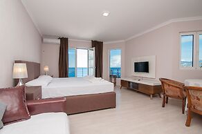 Open Sea Luxury Apartments