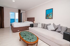 Open Sea Luxury Apartments