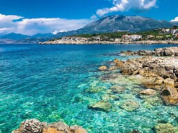 Open Sea Luxury Apartments