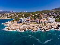 Open Sea Luxury Apartments