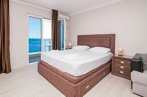 Open Sea Luxury Apartments