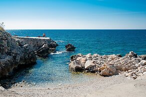 Open Sea Luxury Apartments