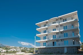 Open Sea Luxury Apartments