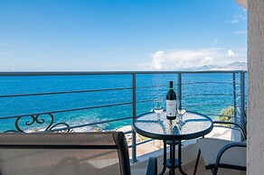 Open Sea Luxury Apartments
