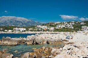 Open Sea Luxury Apartments