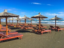 Open Sea Luxury Apartments