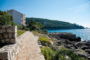 Open Sea Luxury Apartments