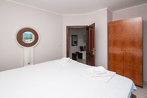 Open Sea Luxury Apartments