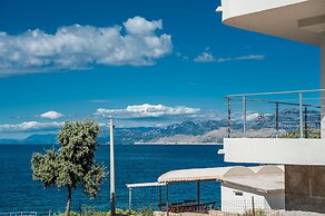 Open Sea Luxury Apartments