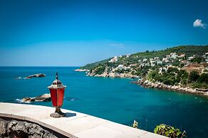 Open Sea Luxury Apartments