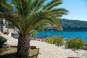 Open Sea Luxury Apartments