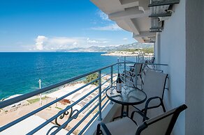 Open Sea Luxury Apartments
