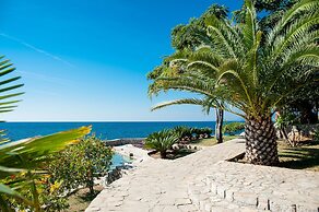 Open Sea Luxury Apartments